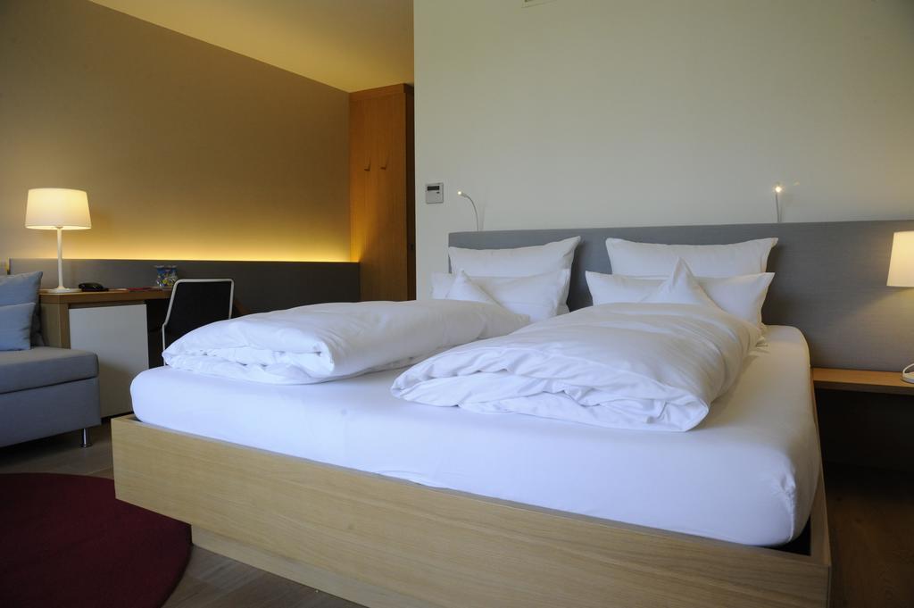 Hotel Bora Hotsparesort Radolfzell am Bodensee Rum bild